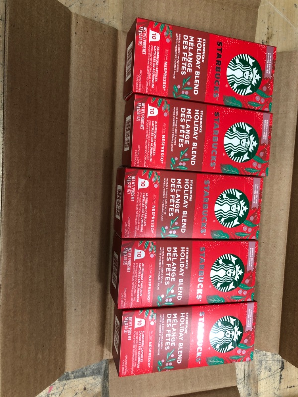 Photo 2 of ** EXP: 17/06/22 **   *** NON-REFUNDABLE **   ** SOLD AS IS **
Starbucks by Nespresso Holiday Blend Espresso (50-count single serve capsules, compatible with Nespresso Original Line System)
