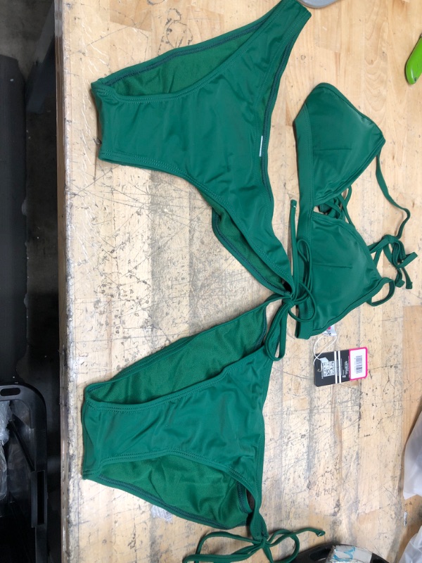 Photo 1 of 3 Piece Halter Bikini Swimwear Cheeky Tie Side Swim Bottom
COLOR: GREEN
SIZE: MEDIUM