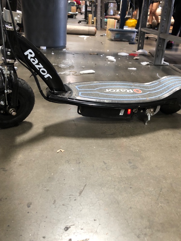 Photo 5 of (DOES NOT FUNCTION) Razor E100 Electric Scooter
