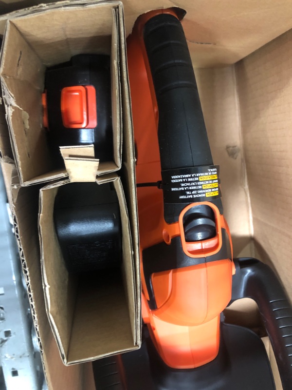 Photo 4 of BLACK+DECKER LHT2220 20V MAX* Cordless Lithium 22 in. Hedge Trimmer
