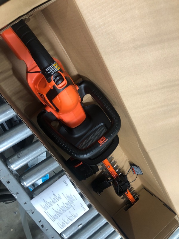 Photo 2 of BLACK+DECKER LHT2220 20V MAX* Cordless Lithium 22 in. Hedge Trimmer
