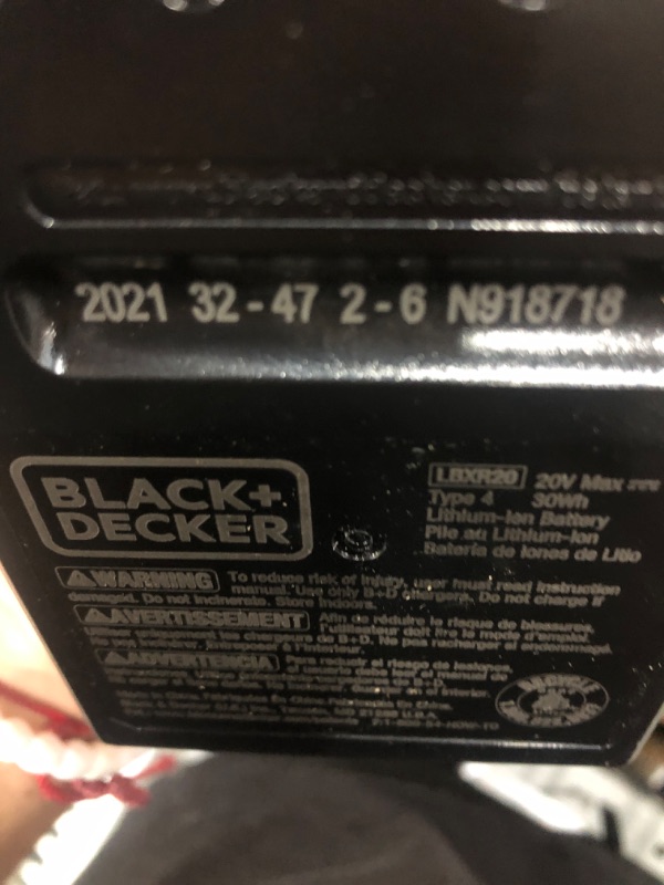 Photo 4 of BLACK+DECKER LHT2220 20V MAX* Cordless Lithium 22 in. Hedge Trimmer
