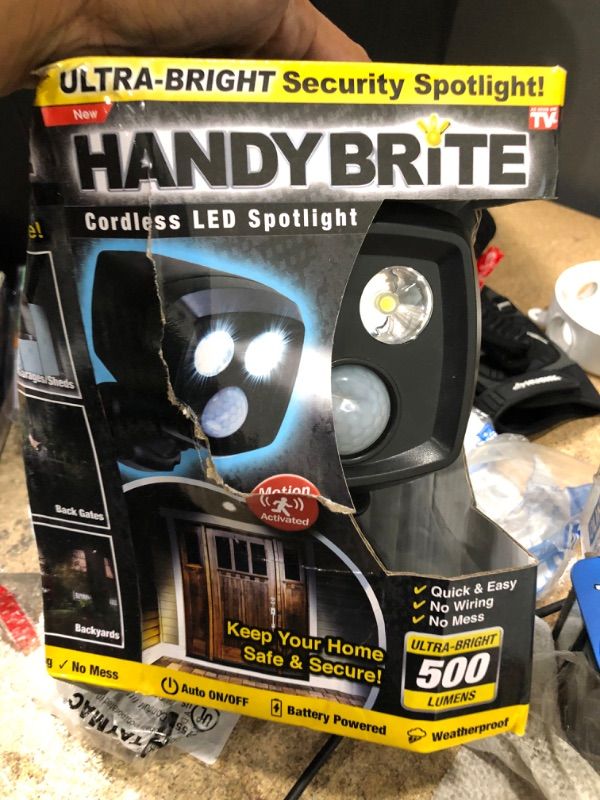 Photo 2 of 6016874 SPOTLIGHT LED BLK 500L Handy Brite Motion-Sensing Battery Powered LED Black Spotlight
