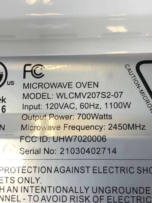 Photo 5 of Willz WLCMV807BE-07 Countertop Small Microwave Oven with 6 Preset Cooking Programs Interior Light LED Display, Blue
(ITEM HAS SCRATCHES)
