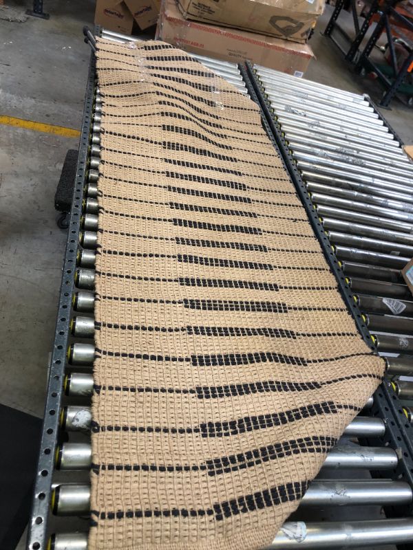 Photo 1 of 2'5"X7' RUG
