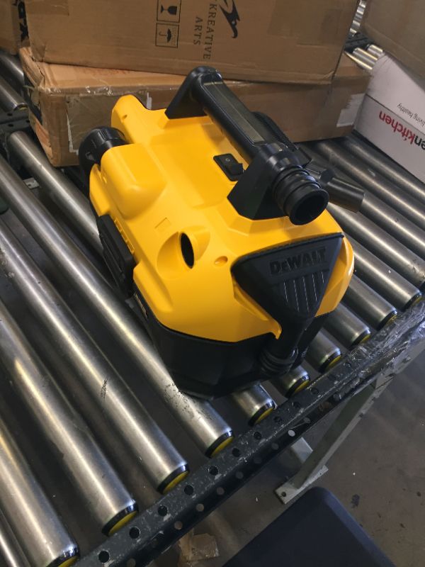 Photo 2 of DEWALT 20V MAX Wet-Dry Vacuum, Cordless (DCV580H)
