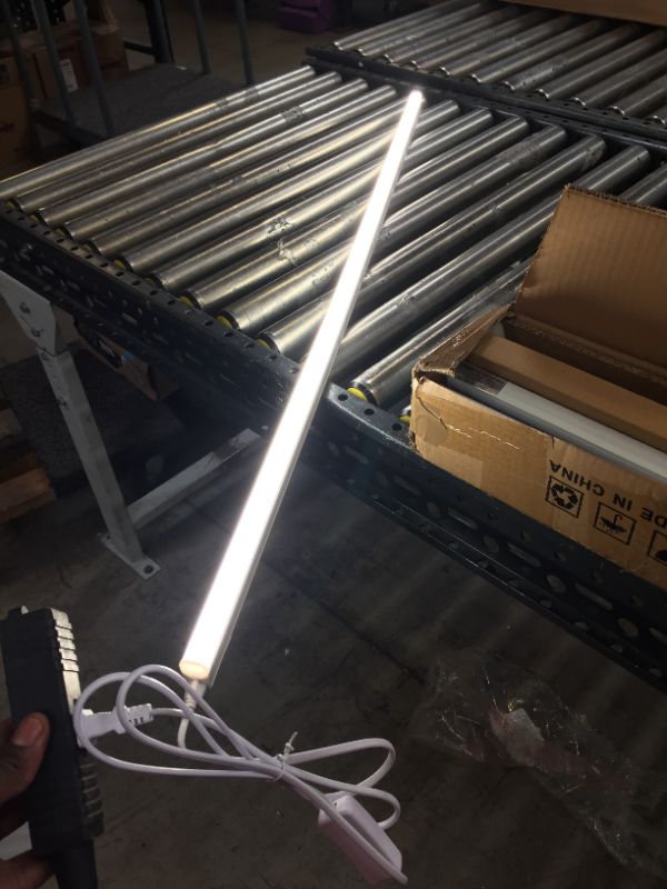 Photo 2 of (Pack of 8) Kihung T5 LED Tube Light Fixture 4ft, 20W, 2200lm, 4000K Cool White, LED Light Strip for Shop, LED Ceiling Light, Corded Electric with Built-in ON/Off Switch
---MISSING TWO LIGHTS 