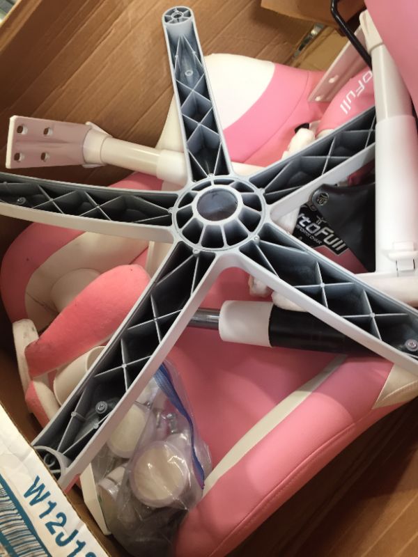 Photo 1 of Pink gaming chair