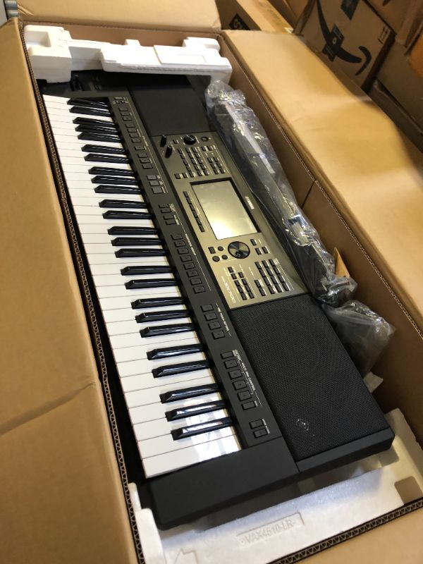 Photo 3 of Yamaha PSRSX700 Arranger Workstation keyboard