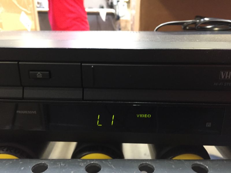 Photo 3 of Sony SLV-D380P DVD/VCR Tunerless Progressive Scan DVD/VHS Combo Player (2009 Model), Black
