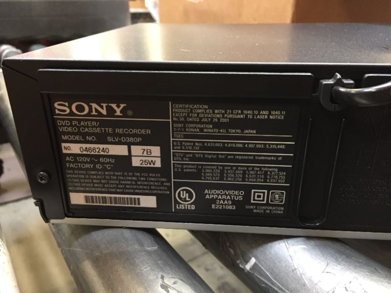 Photo 4 of Sony SLV-D380P DVD/VCR Tunerless Progressive Scan DVD/VHS Combo Player (2009 Model), Black
