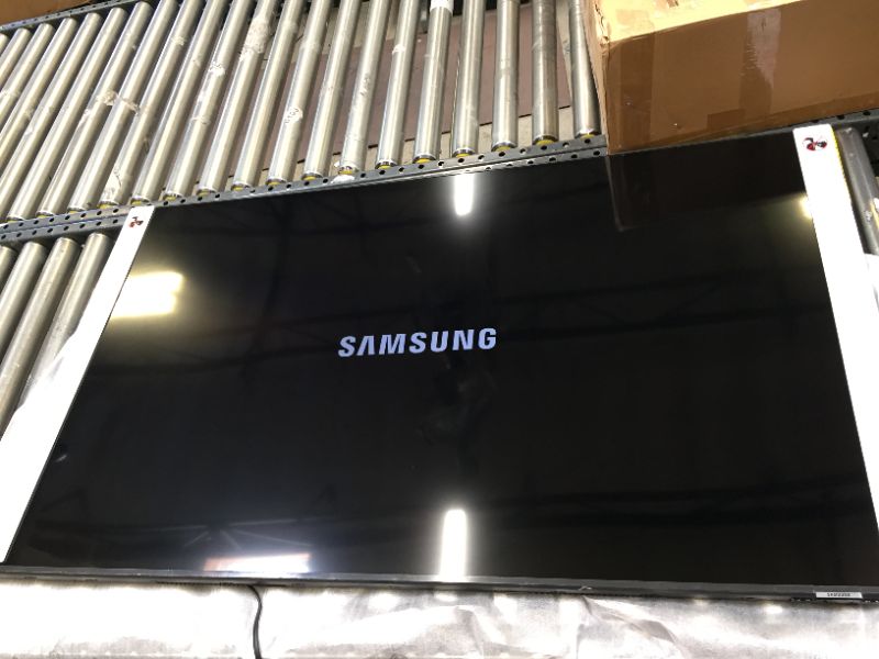 Photo 6 of SAMSUNG 55-Inch Class QLED Q60A Series - 4K UHD Dual LED Quantum HDR Smart TV with Alexa Built-in (QN55Q60AAFXZA, 2021 Model)
