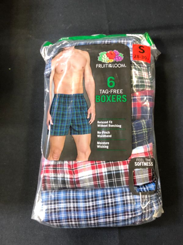 Photo 2 of Fruit of the Loom Men's Tag-Free Boxer Shorts (Knit & Woven) - SMALL 
