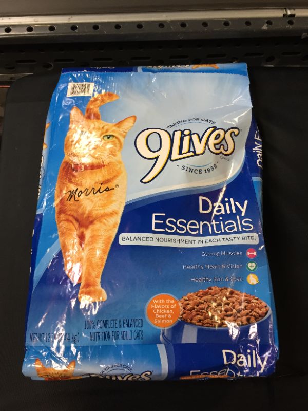 Photo 2 of 9Lives Daily Essentials Dry Cat Food, 12 Pound Bag
EXP 05/2022