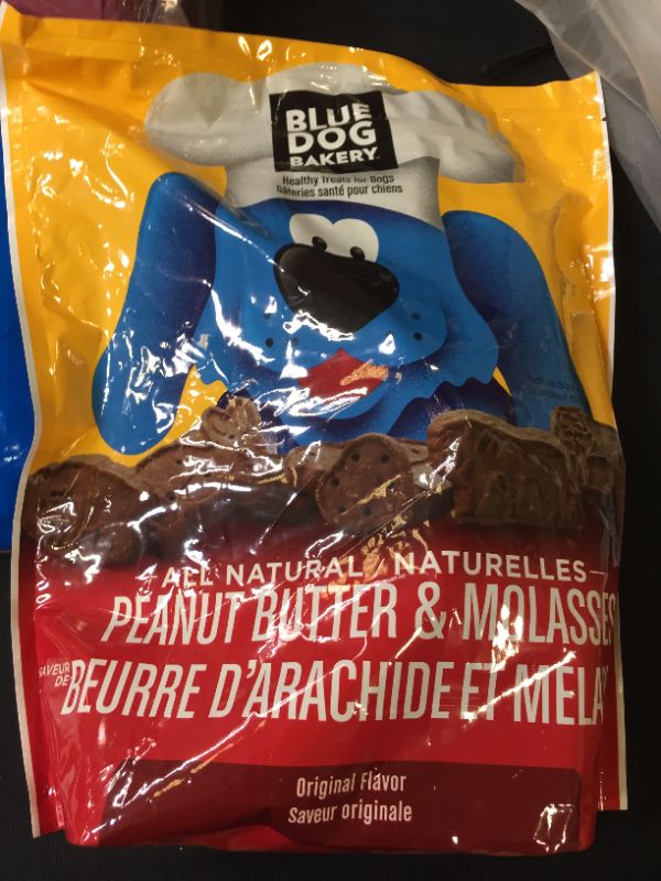 Photo 3 of  The Company Of Animals Blue Dog Bakery 1.13 Kg Peanut Butter & Molasses Flavour N BB 8/19/22