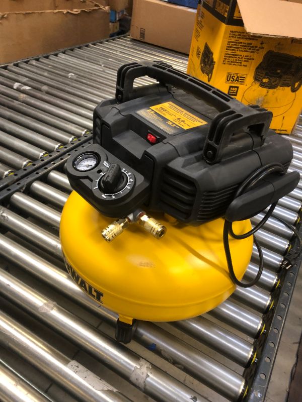 Photo 4 of DEWALT Pancake Air Compressor, 6 Gallon, 165 PSI (DWFP55126)
