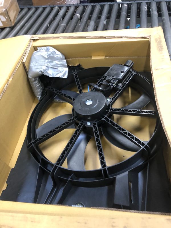 Photo 1 of Dorman 621-353XD Radiator Fan Assembly With Upgraded Controller Compatible with Select Ford/Lincoln/Mercury Models (OE FIX)
