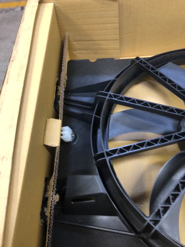 Photo 1 of Dorman 621-353XD Radiator Fan Assembly With Upgraded Controller Compatible with Select Ford/Lincoln/Mercury Models (OE FIX)
