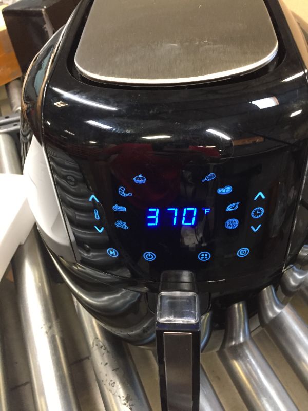 Photo 5 of 8-in-1 5.8 Qt. Black Electric Air Fryer with Recipe Book