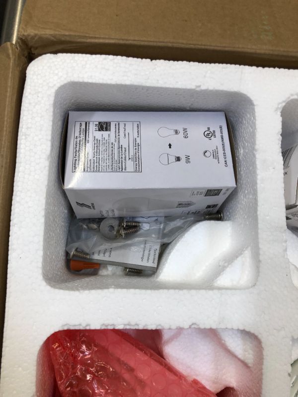 Photo 1 of Hunter Dempsey 52-in Fresh White LED Indoor Flush Mount Ceiling Fan with Light and Remote (4-Blade)
