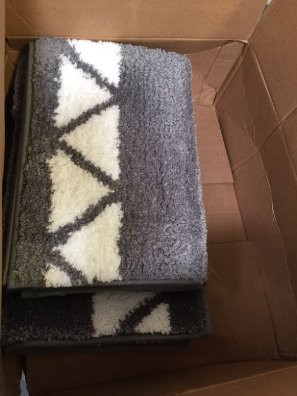 Photo 3 of BATHROOM RUGS SET OF 3 SIZE 20X31, 17.5X25, 19.5X23.5 IN