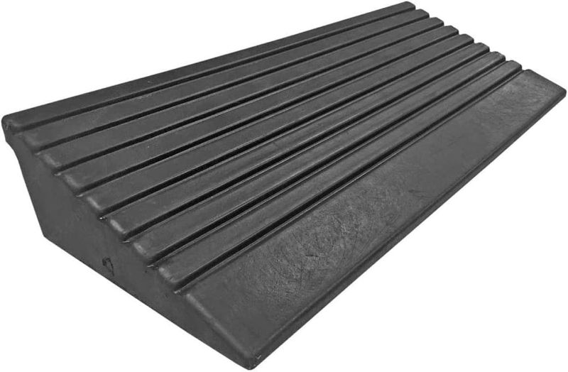 Photo 1 of 5 Ton 4 Inch Rubber Curb Ramp 10,000 lbs Capacity
