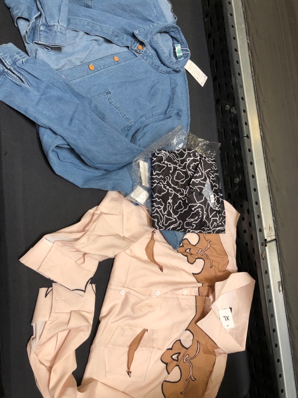 Photo 1 of BAG LOT MISC CLOTHES SIZES ;  LARGE / XL