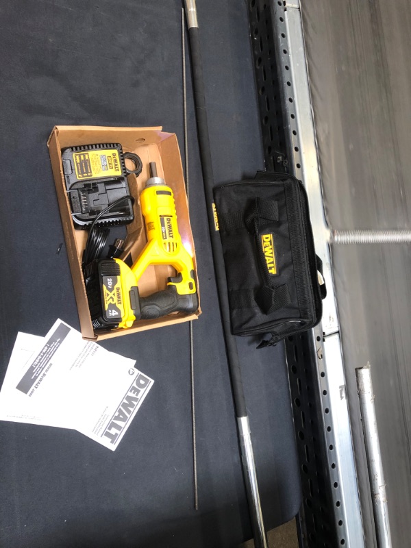 Photo 2 of DEWALT 20V MAX* Concrete Vibrator, Pencil (DCE531M1) TESTED FOR PROPER FUNCTION BOX OPENED