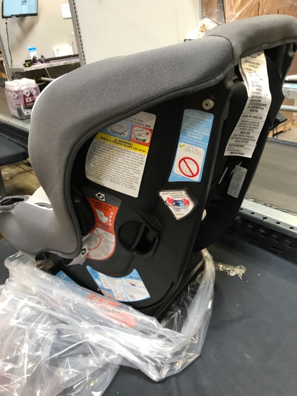 Photo 1 of Graco Extend2Fit Convertible Car Seat, Ride Rear Facing Longer with Extend2Fit, Spire
