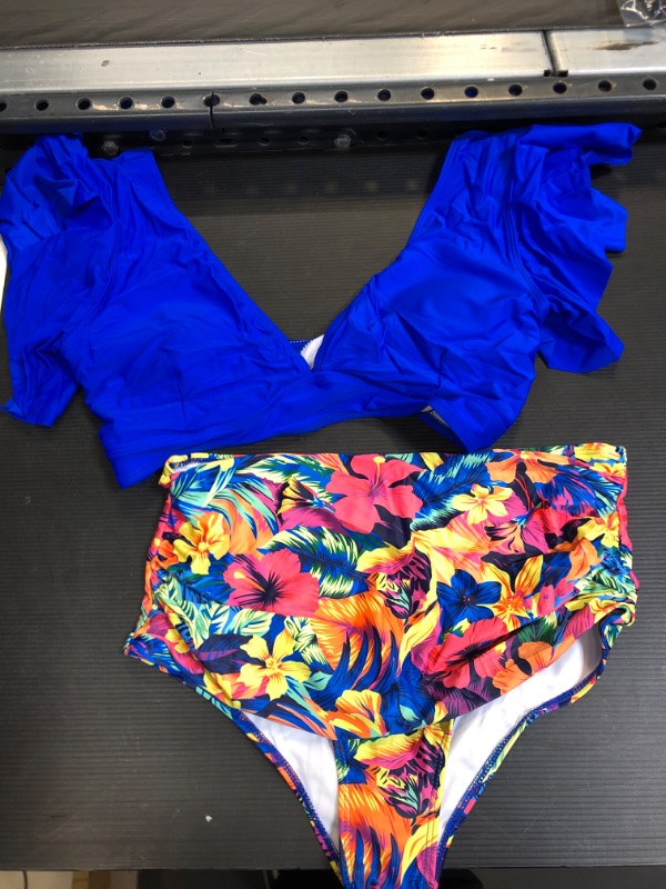 Photo 1 of 2PCS Bikini Set Blue/Floral XL 