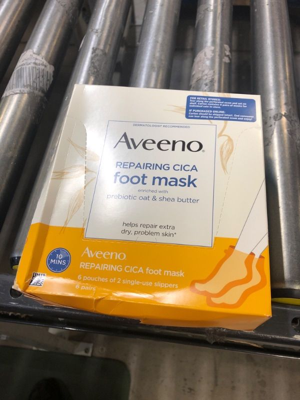 Photo 2 of Aveeno Repairing Cica FOOT Mask With Prebiotic Oat and Shea Butter, 6 Count
