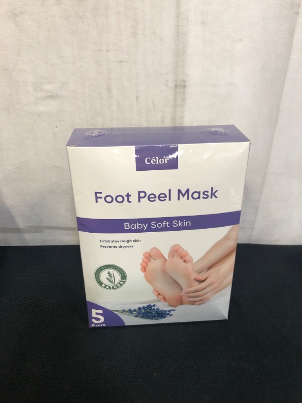 Photo 2 of ??Foot Peel Mask (2 Pairs) - Foot Mask for Baby soft skin - Remove Dead Skin | Foot Spa Foot Care for women Peel Mask with Lavender and Aloe Vera Gel for Men and Women Feet Peeling Mask Exfoliating
