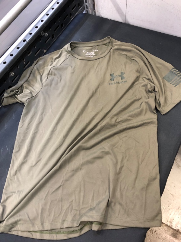 Photo 1 of UNDERARMOUR MENS MED GREEN 