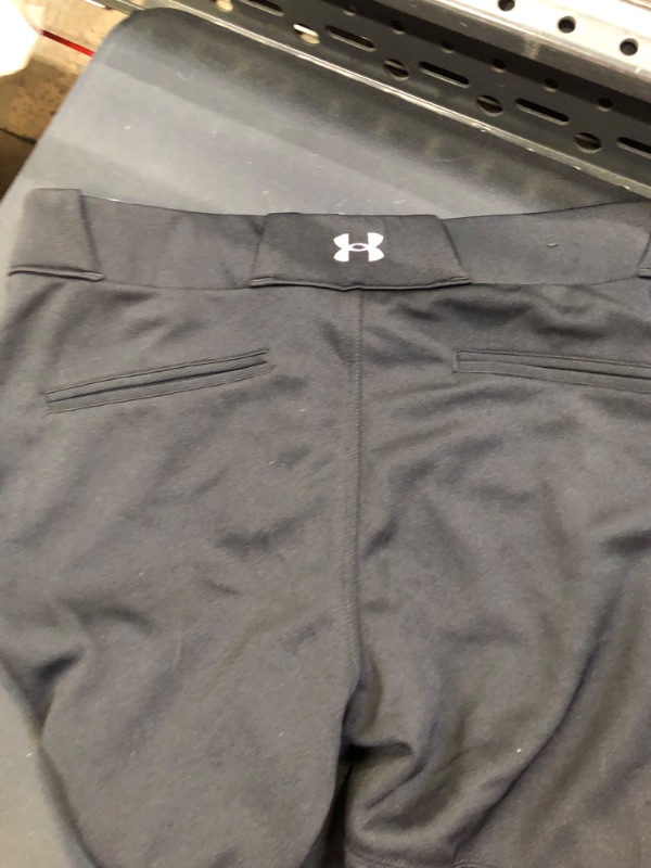 Photo 2 of MENS UNDERARMOR BASEBALL CAPRIS SIZE LG 