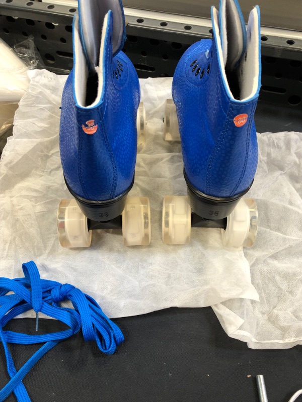 Photo 3 of ROLLER SKATES BLUE SIZE 11 KIDS 