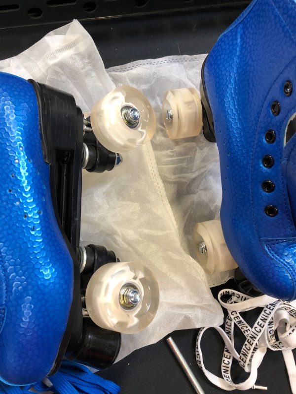 Photo 4 of ROLLER SKATES BLUE SIZE 11 KIDS 