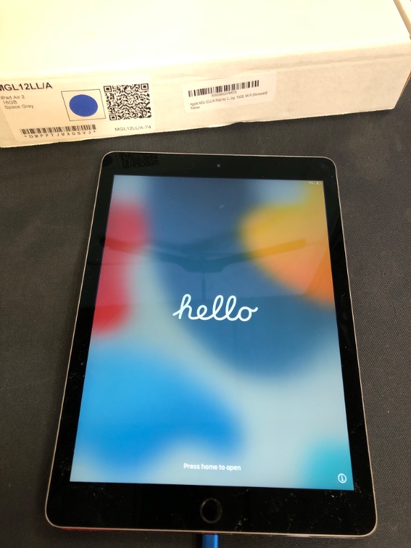 Photo 2 of Apple MGL12LL/A iPad Air 2 Gray 9.7-Inch Retina Display, 16GB, Wi-Fi (Renewed)
