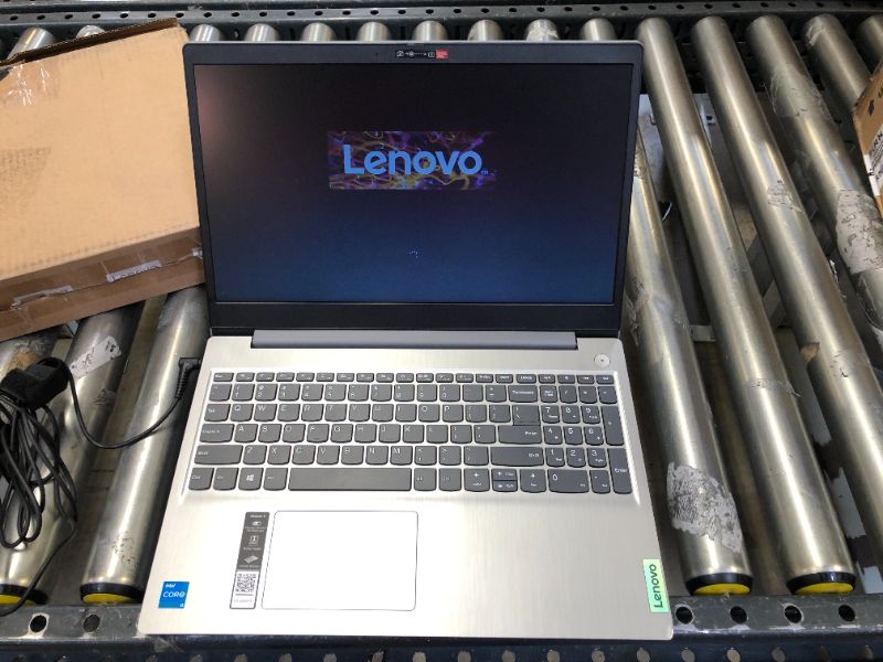 Photo 2 of Lenovo - IdeaPad 3 15" HD Touch Screen Laptop - Intel Core i3-1115G4 - Intel UHD Graphics - 8GB Memory - 256GB SSD - Platinum Grey
