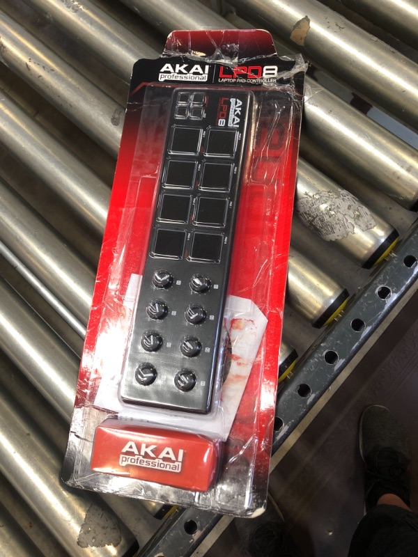 Photo 6 of Akai LPD8 Laptop 8-Pad USB Midi Controller
