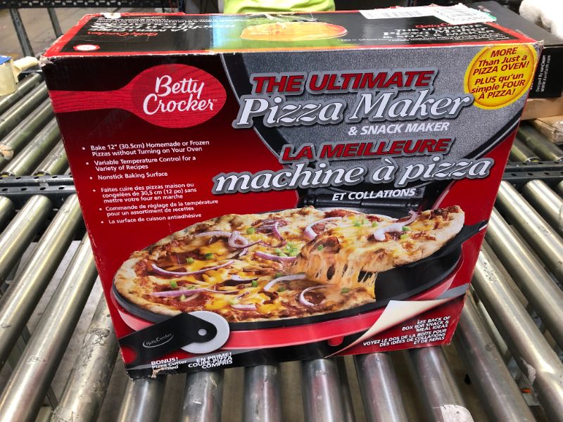 Photo 5 of Betty Crocker BC-4958CR Pizza Plus Meal Electric Food Makers, 12 inch, Red
