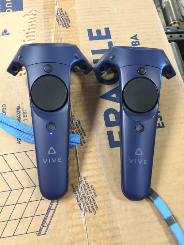 Photo 6 of HTC Vive Pro Eye Virtual Reality System
