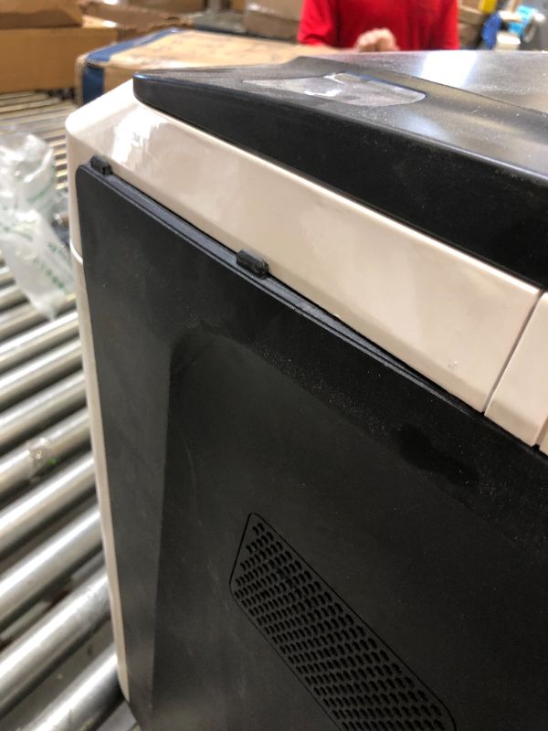 Photo 10 of Aurora Commercial Grade 200-Sheet Auto Feed High Security Micro-Cut Paper Shredder/ 60 Minutes/ Security Level P-5---ITEM IS DIRTY FROM EXPOSURE/NEEDS TO BE CLEANED---HAS MINOR SCRATHCES FROM EXPSOURE AND SHIPPING---RIGHT SIDE PANNEL IS OUT OF PLACE---