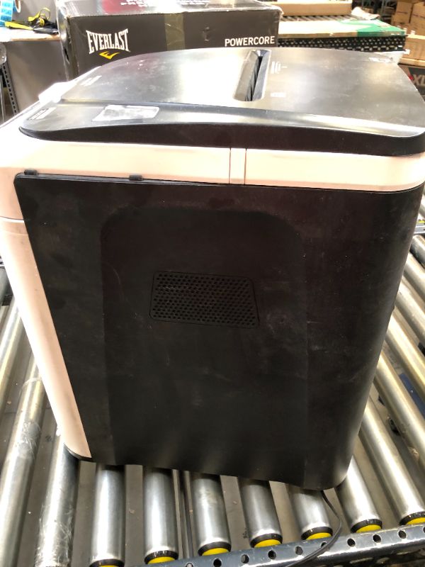 Photo 12 of Aurora Commercial Grade 200-Sheet Auto Feed High Security Micro-Cut Paper Shredder/ 60 Minutes/ Security Level P-5---ITEM IS DIRTY FROM EXPOSURE/NEEDS TO BE CLEANED---HAS MINOR SCRATHCES FROM EXPSOURE AND SHIPPING---RIGHT SIDE PANNEL IS OUT OF PLACE---