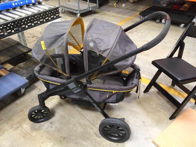 Photo 2 of PIVOT XPLORE ALL-TERRAIN STROLLER WAGON
--- front small wheel comes off ---- 