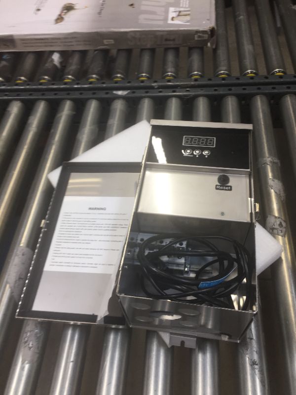 Photo 1 of VEVOR Stainless Steel Transformer Landscape Lighting Transformer 600W Multi-Tap
