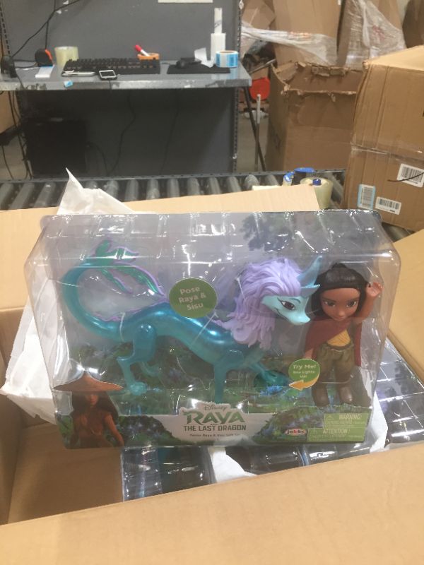 Photo 2 of Disney's Raya and the Last Dragon Petite Raya & Sisu Gift Set ----factory sealed 