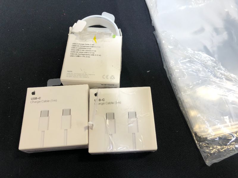 Photo 2 of Apple USB-C Charge Cable (1 m) PACK OF 3
