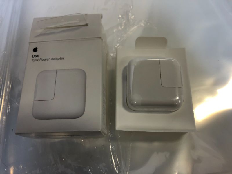 Photo 2 of Apple 12W USB Power Adapter
