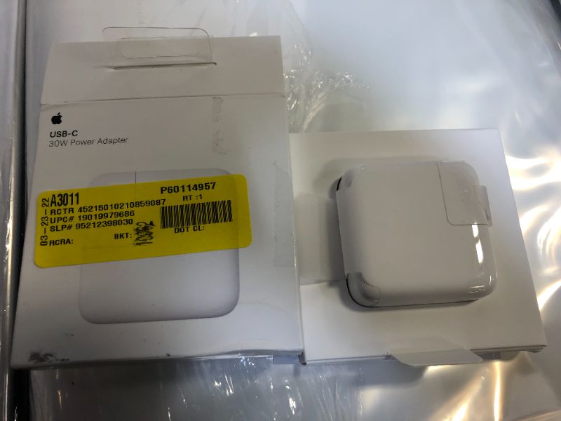 Photo 2 of Apple 30W USB-C Power Adapter
