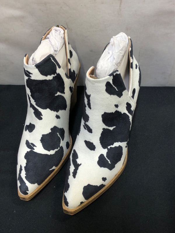 Photo 1 of WOMENS SHOES SIZE 8.5 BOOTS WHITE AND BLACK ANIMAL PRINT 